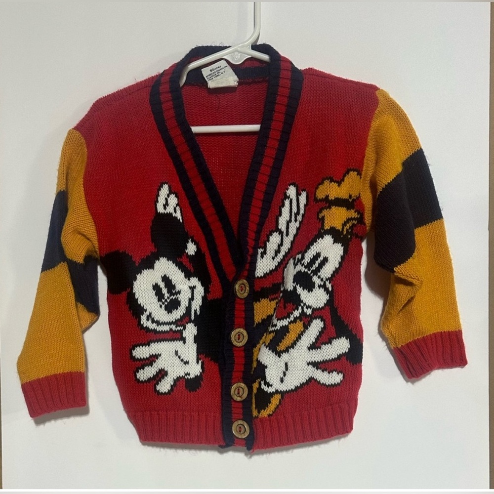 Vintage 90’s Mickey & Co. sweater with goofy and mickey mouse